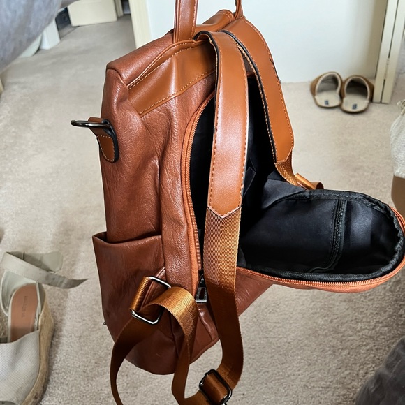 Backpack - Picture 7 of 7